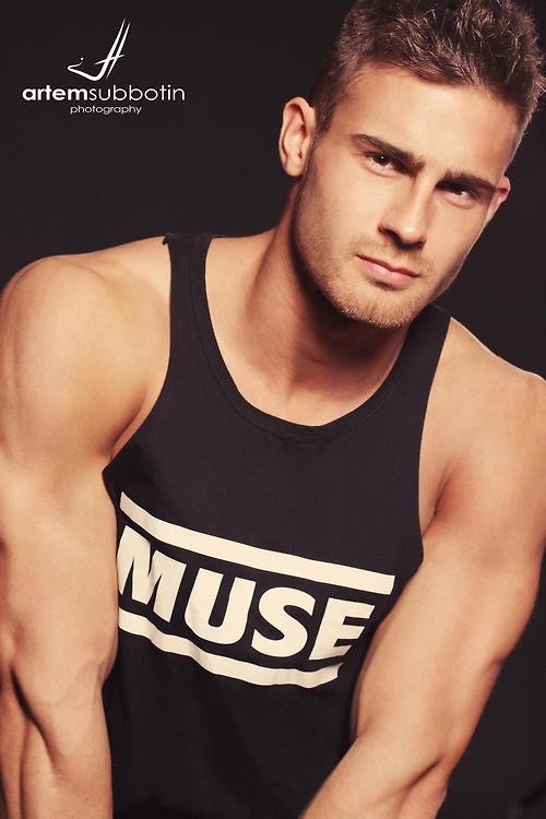 Eye Candy: Roman Dowidoff for ES Collection Russia