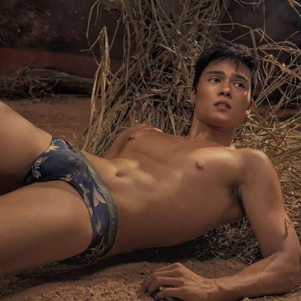 hot male 365 (18+)