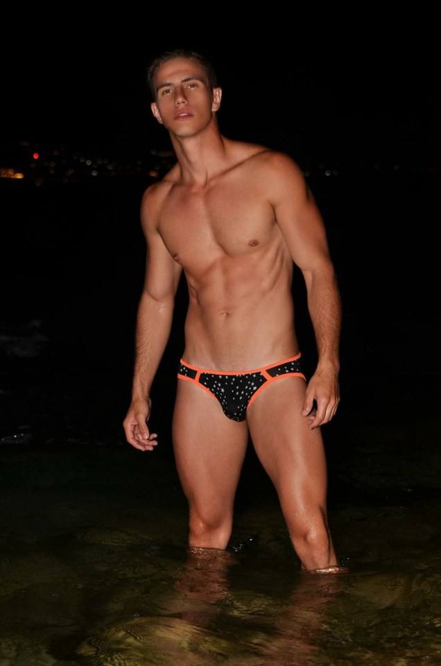 hot male 367 (18+)