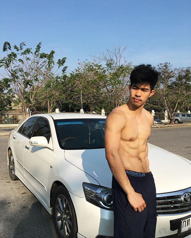 เลียเลย