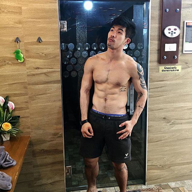 เลียเลย