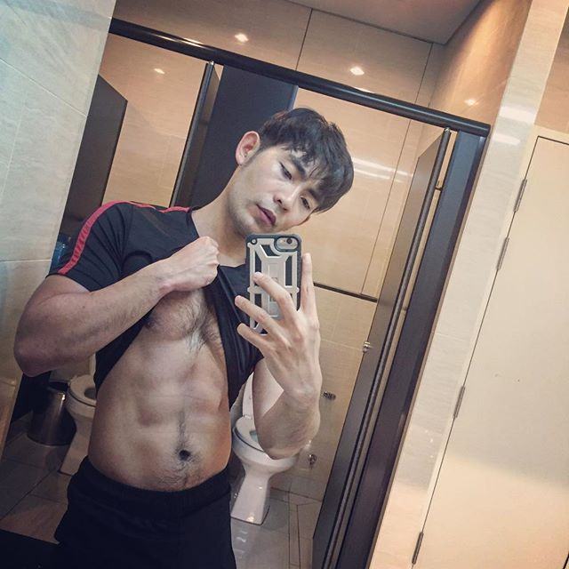 เลียเลย