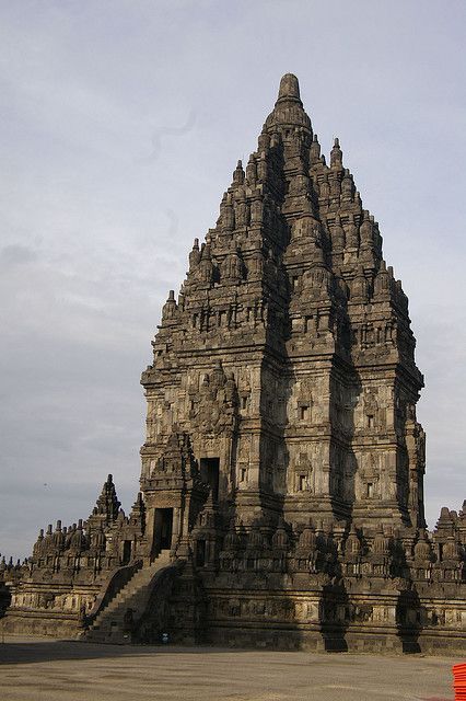 ความยิ่งใหญ่ ของ อินโดนีเซีย ใน วัด ปรัมบานัน มรดกโลก