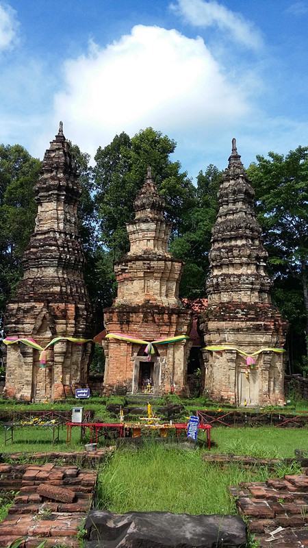 ความยิ่งใหญ่ ของ จ.ศรีษะเกษ กับ ปราสาทห้วยทับทัน