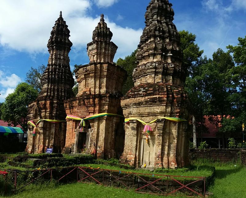 ความยิ่งใหญ่ ของ จ.ศรีษะเกษ กับ ปราสาทห้วยทับทัน