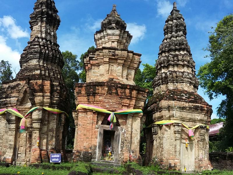 ความยิ่งใหญ่ ของ จ.ศรีษะเกษ กับ ปราสาทห้วยทับทัน