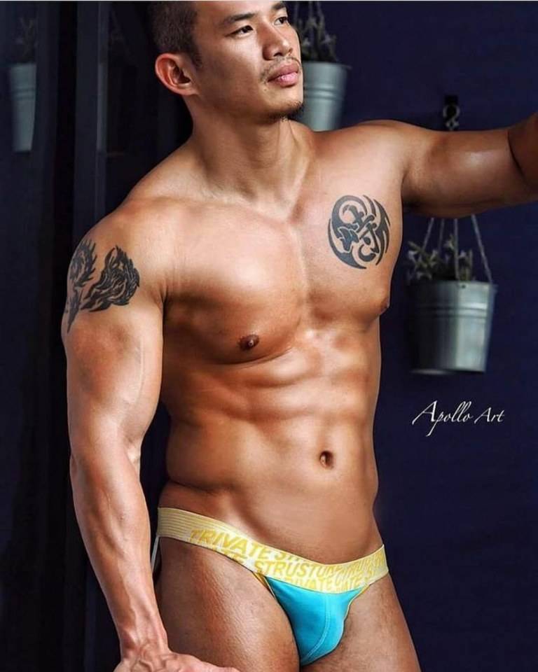 hot male 369 (18+)