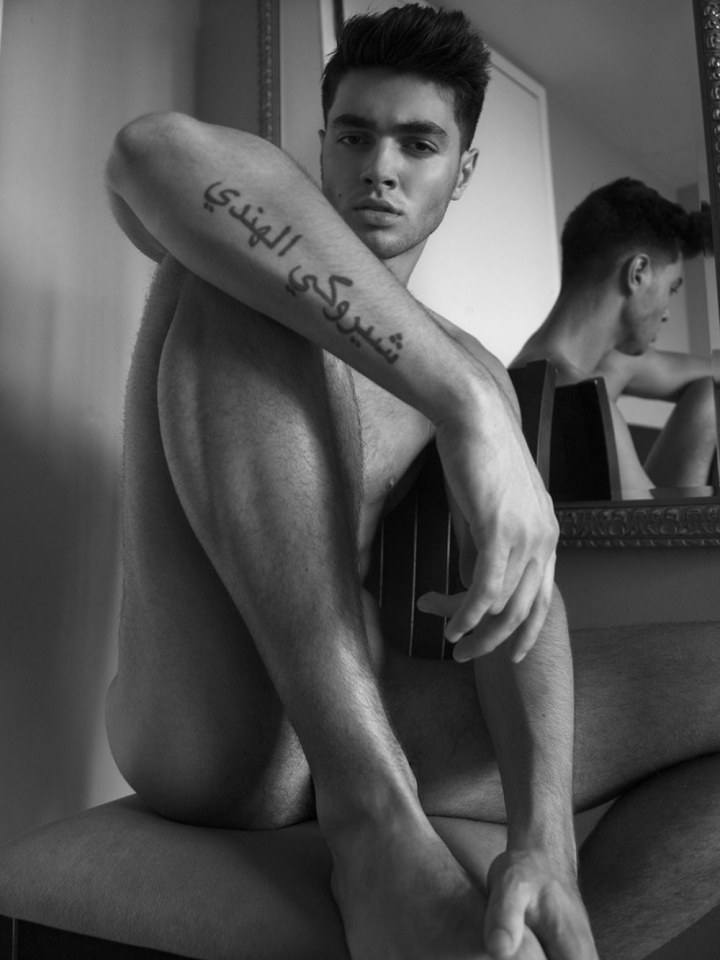 hot male 369 (18+)