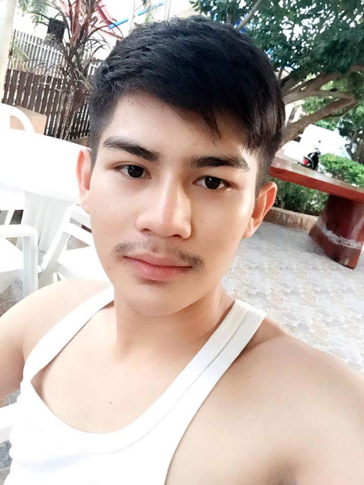หล่อเข้ม