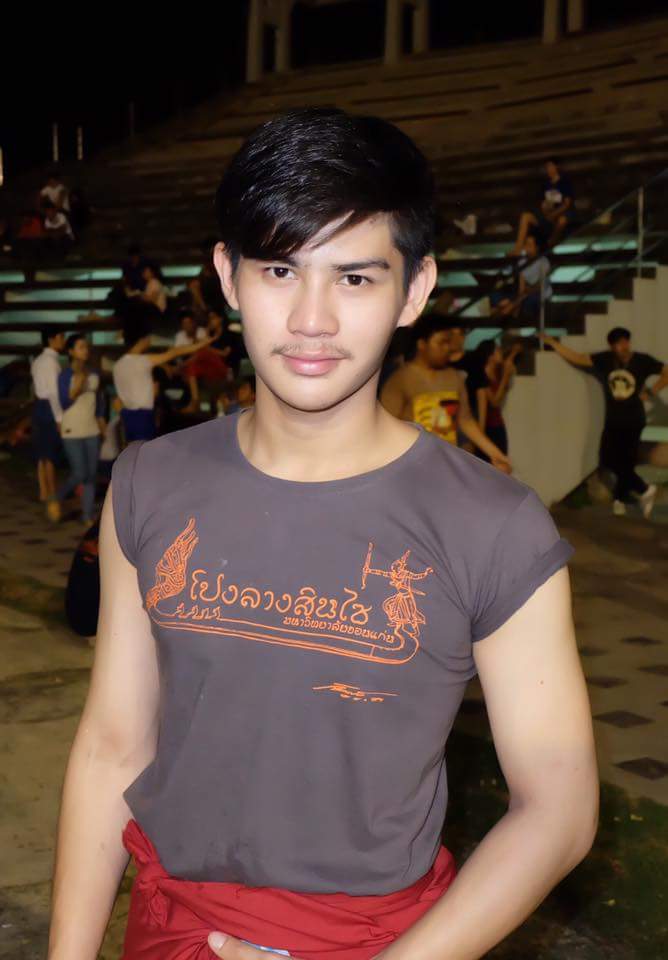 หล่อเข้ม