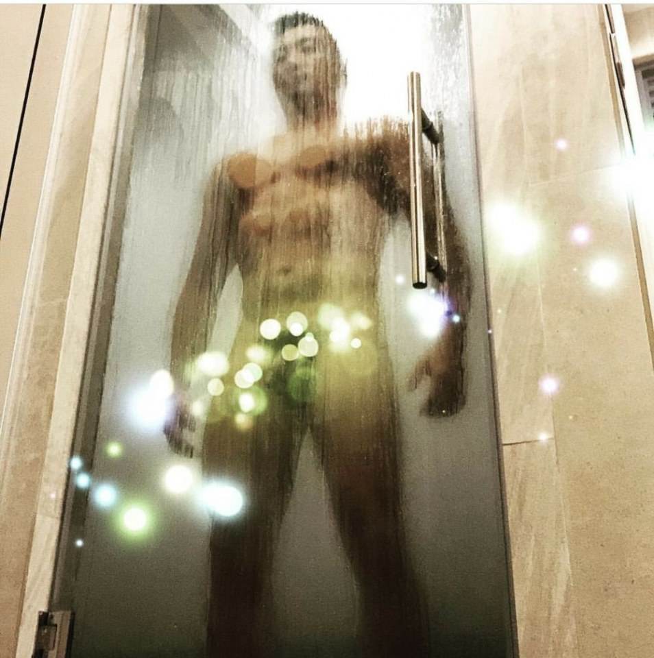 hot male 370 (18+)
