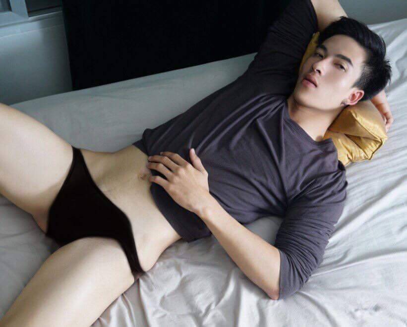 hot male 372 (18+)