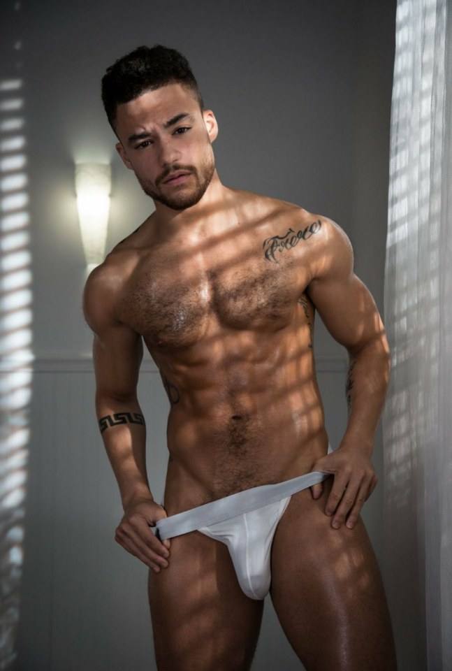 hot male 372 (18+)