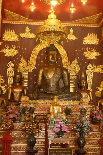 พระเจ้าล้านทอง วัดพระแก้ว เชียงราย