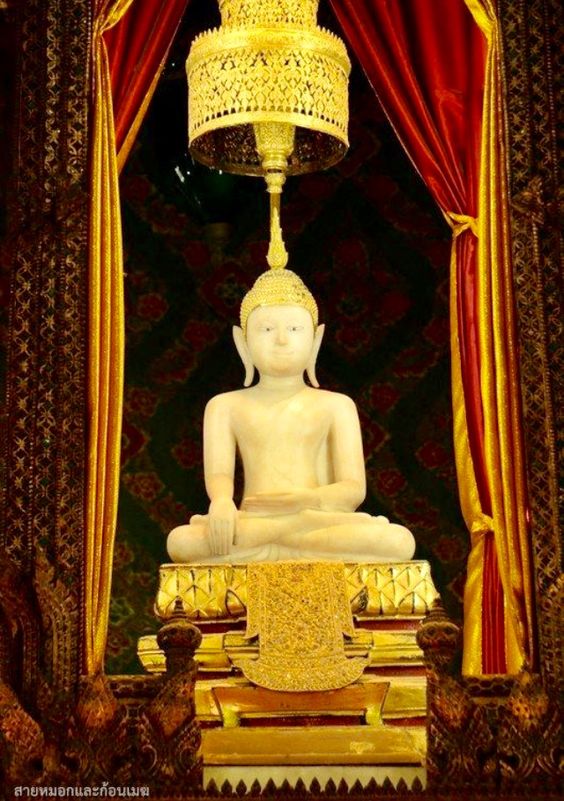 พระพุทธเทววิลาส หรือหลวงพ่อขาว วัดเทพธิดาราม
