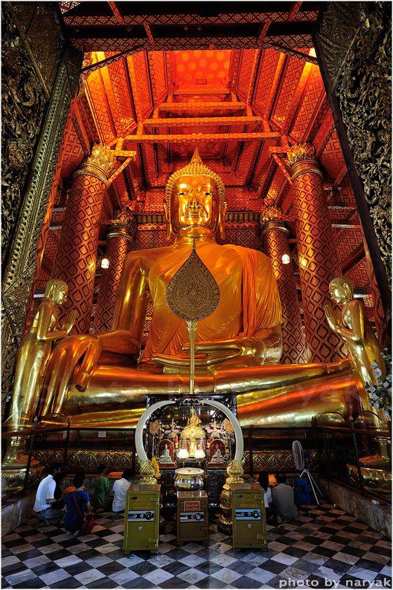 พระพุทธไตรรัตนนายก (หลวงพ่อโต) หรือหลวงพ่อซำปอกง วัดพนัญเชิง จ.พระนครศรีอยุธยา