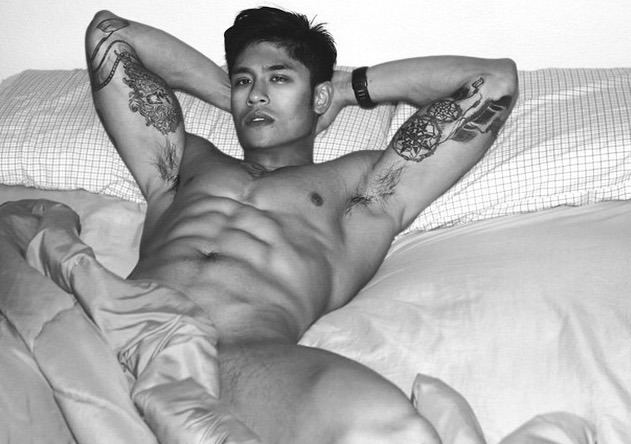 hot male 374 (18+)