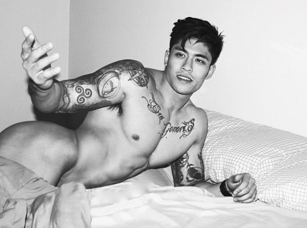 hot male 374 (18+)
