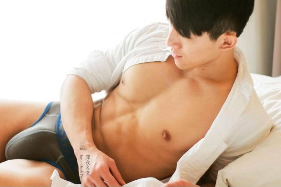 hot male 375 (18+)