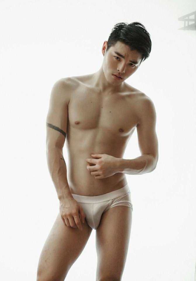 hot male 376 (18+)