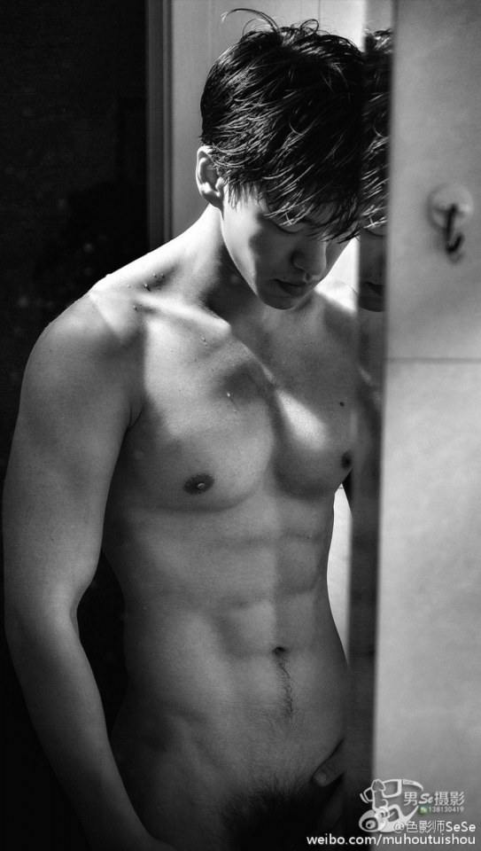hot male 376 (18+)