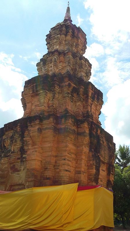 โบราณสถาน พระธาตุเมืองจันทร์และสิม จังหวัดศรีสะเกษ