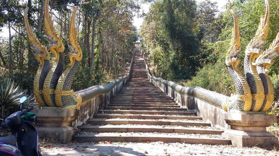 ความยิ่งใหญ่ ของ จ.เชียงราย กับ วัดพระธาตุจอมแว่ อ.พาน