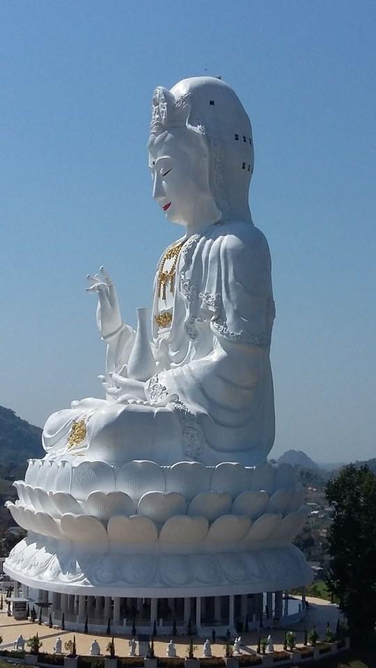 พระอวโลกิเตศวร วัดห้วยปลากั้ง จ.เชียงราย