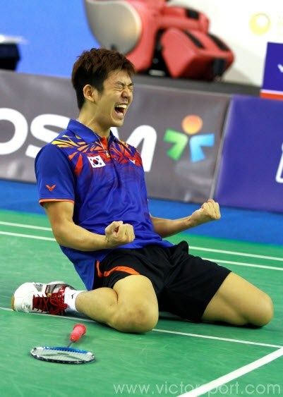นักกีฬาหน้าหล่อ 2,490