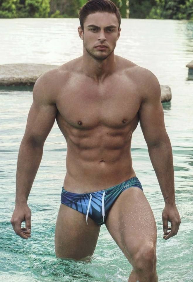 hot male 378 (18+)