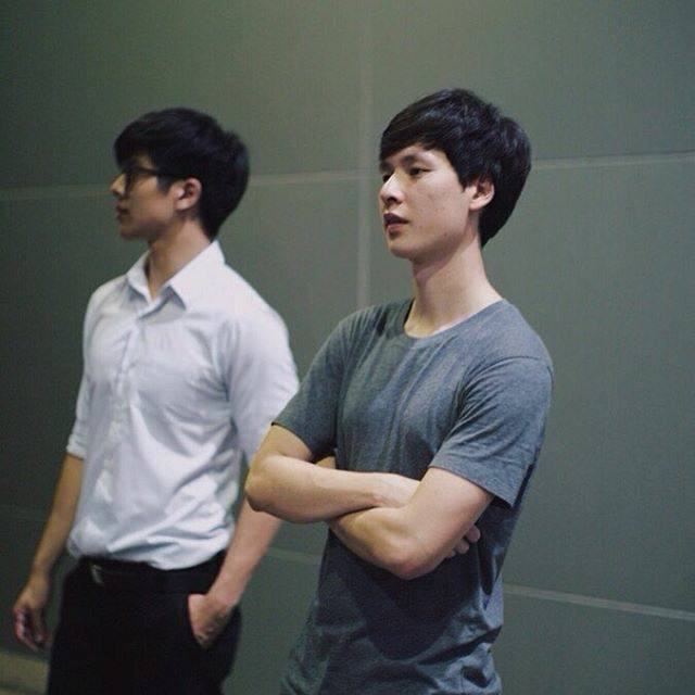 กอดอกแล้วนะ 2,500