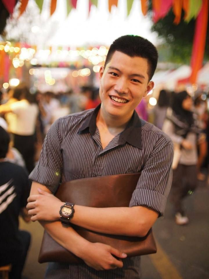 กอดอกแล้วนะ 2,500