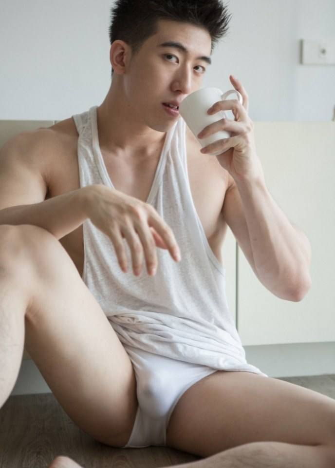 hot male 379 (18+)