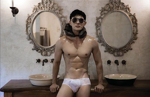 hot male 379 (18+)