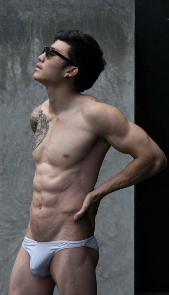 hot male 379 (18+)
