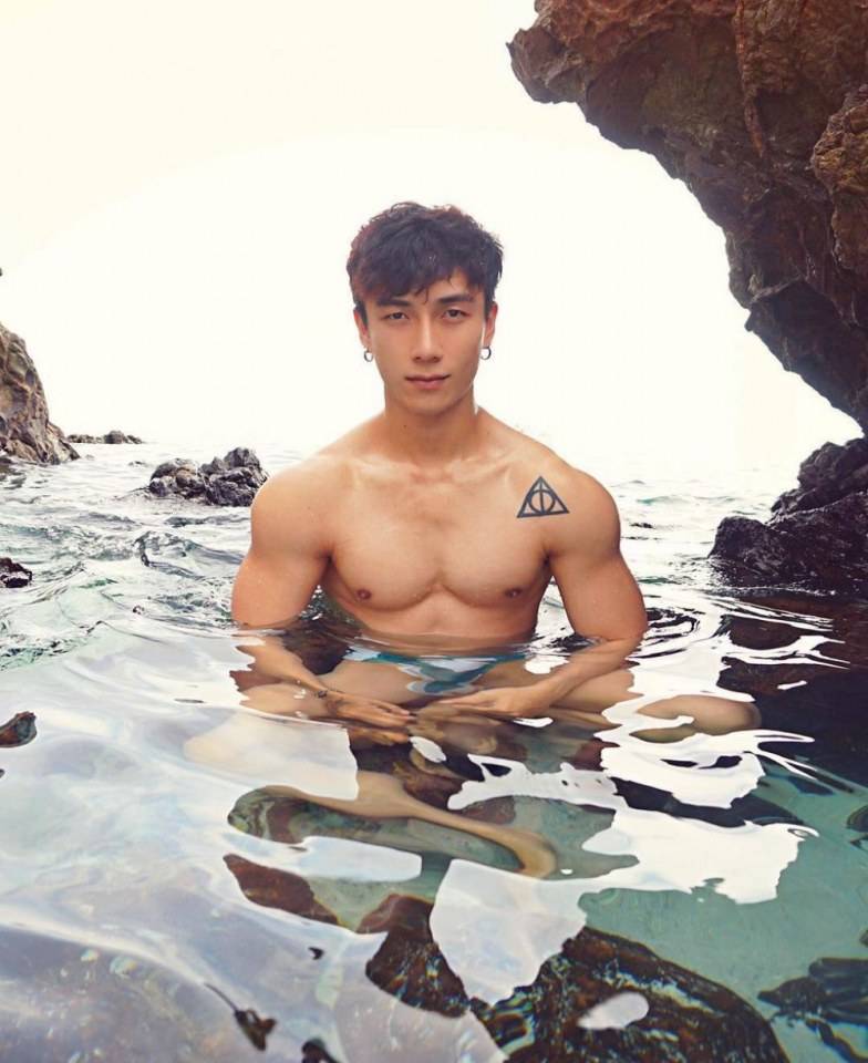 คลั่งรักหนุ่มโชว์