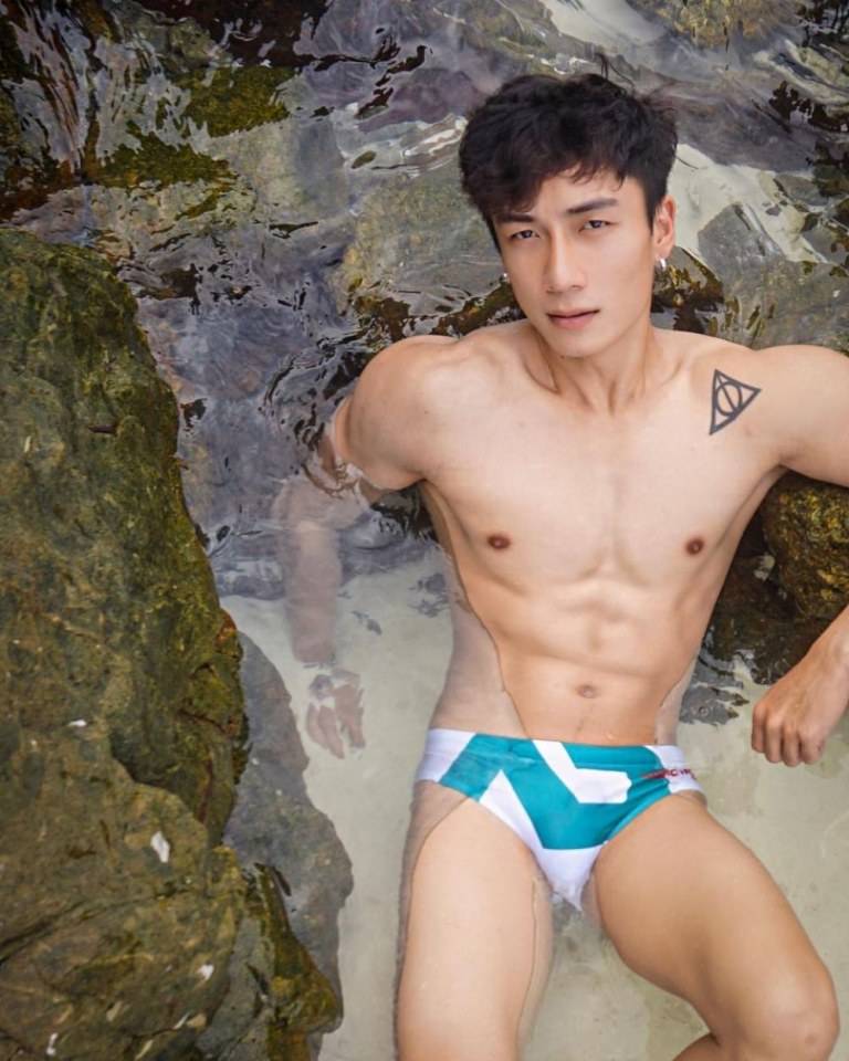 คลั่งรักหนุ่มโชว์
