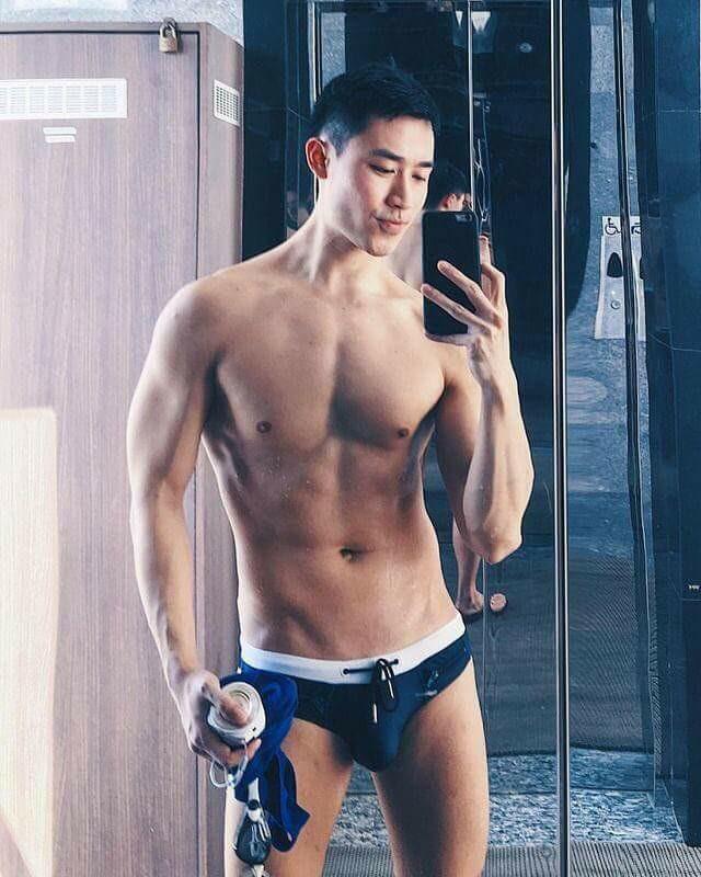 hot male 383 (18+)