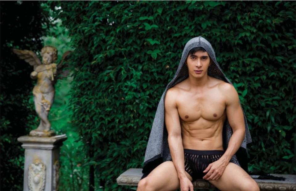 hot male 383 (18+)