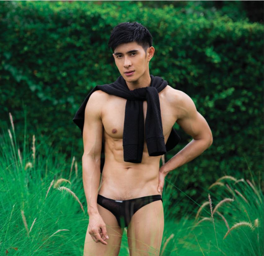 hot male 383 (18+)