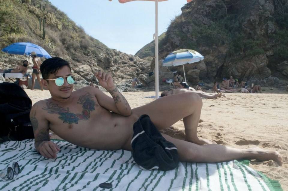 hot male 385 (18+)