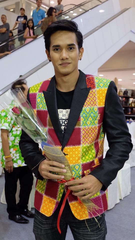 จัดขบวนพาเหรด 2,521