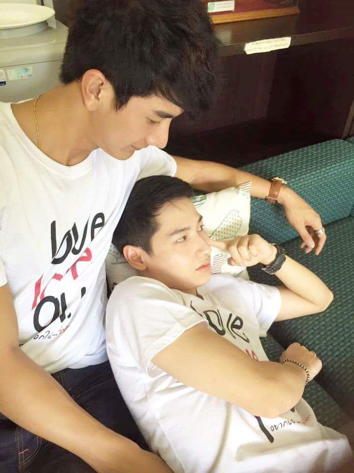 ผู้ชายเล่นอะไรกันก็ไม่รู้ค่ะพี่ตา 2,524