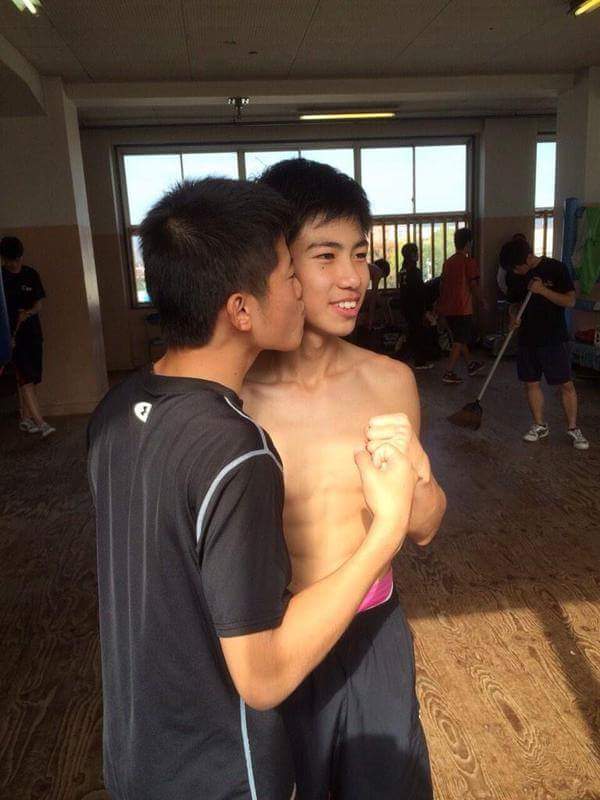 ผู้ชายเล่นอะไรกันก็ไม่รู้ค่ะพี่ตา 2,524