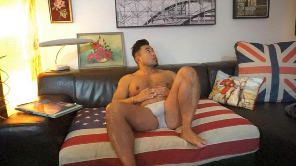 hot male 391 (18+)