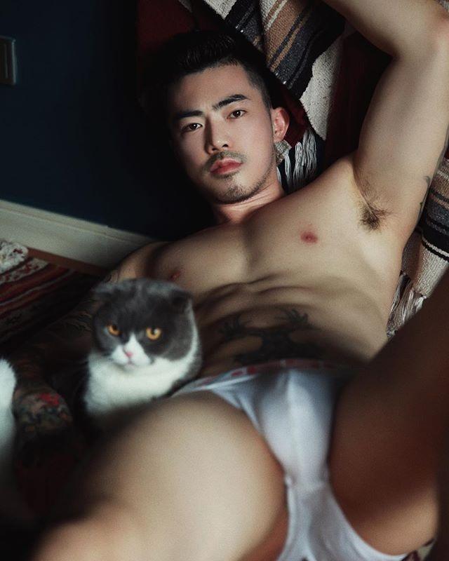 hot male 391 (18+)