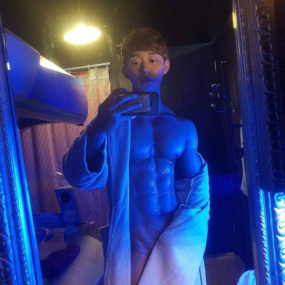 ถอดโชว์เรือนร่าง 2063