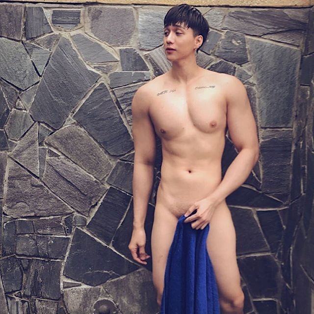 hot male 392 (18+)
