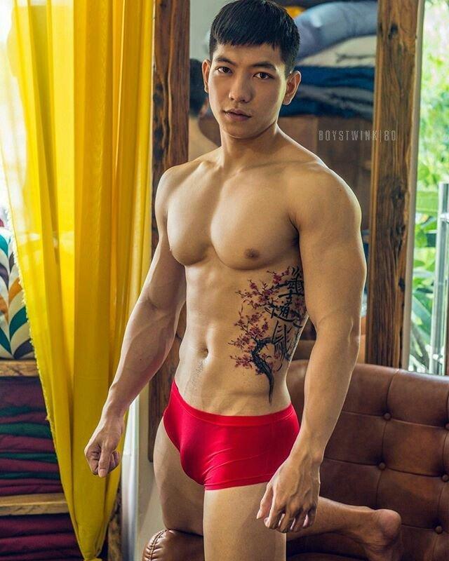 สามีล่ำบึ้ก