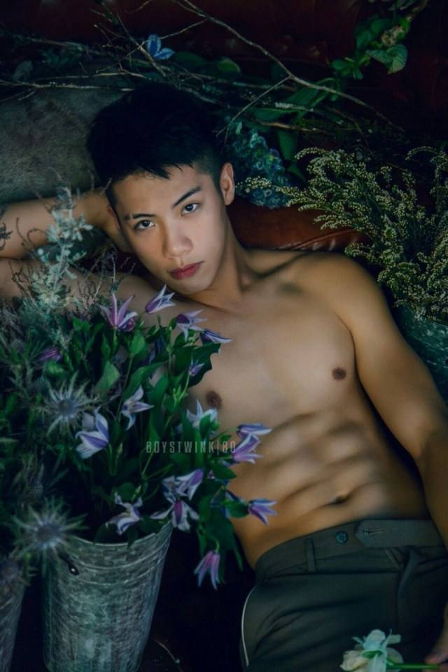สามีล่ำบึ้ก